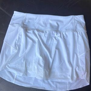 Athleta skirt. Size Medium